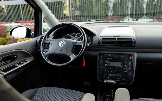 Volkswagen Sharan cena 26900 przebieg: 191000, rok produkcji 2008 z Radom małe 529